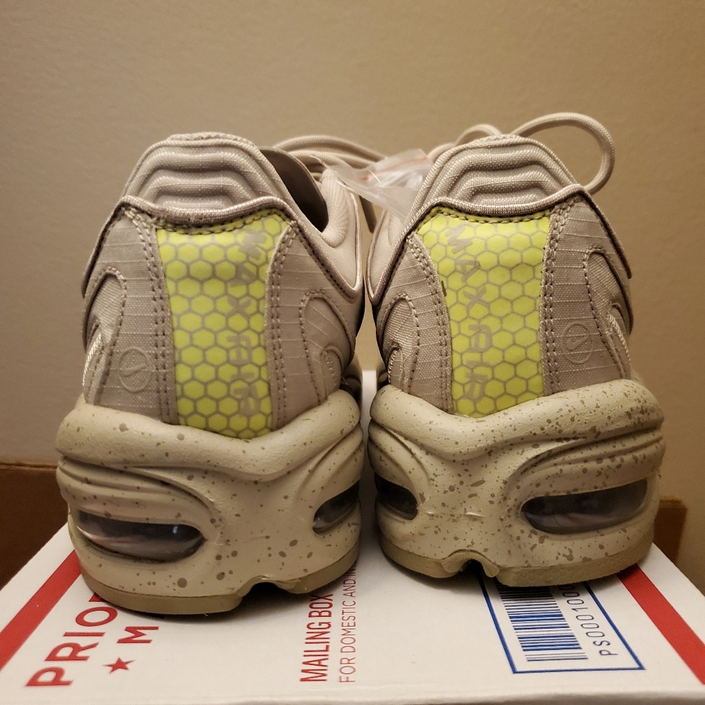 Nike Tailwind desert sand brand new size 12